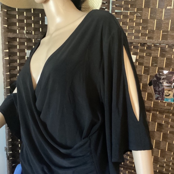 Wrap Flutter 1/2 Cold Shoulder Sleeve Top(PREOWNED) - Picture 2 of 4
